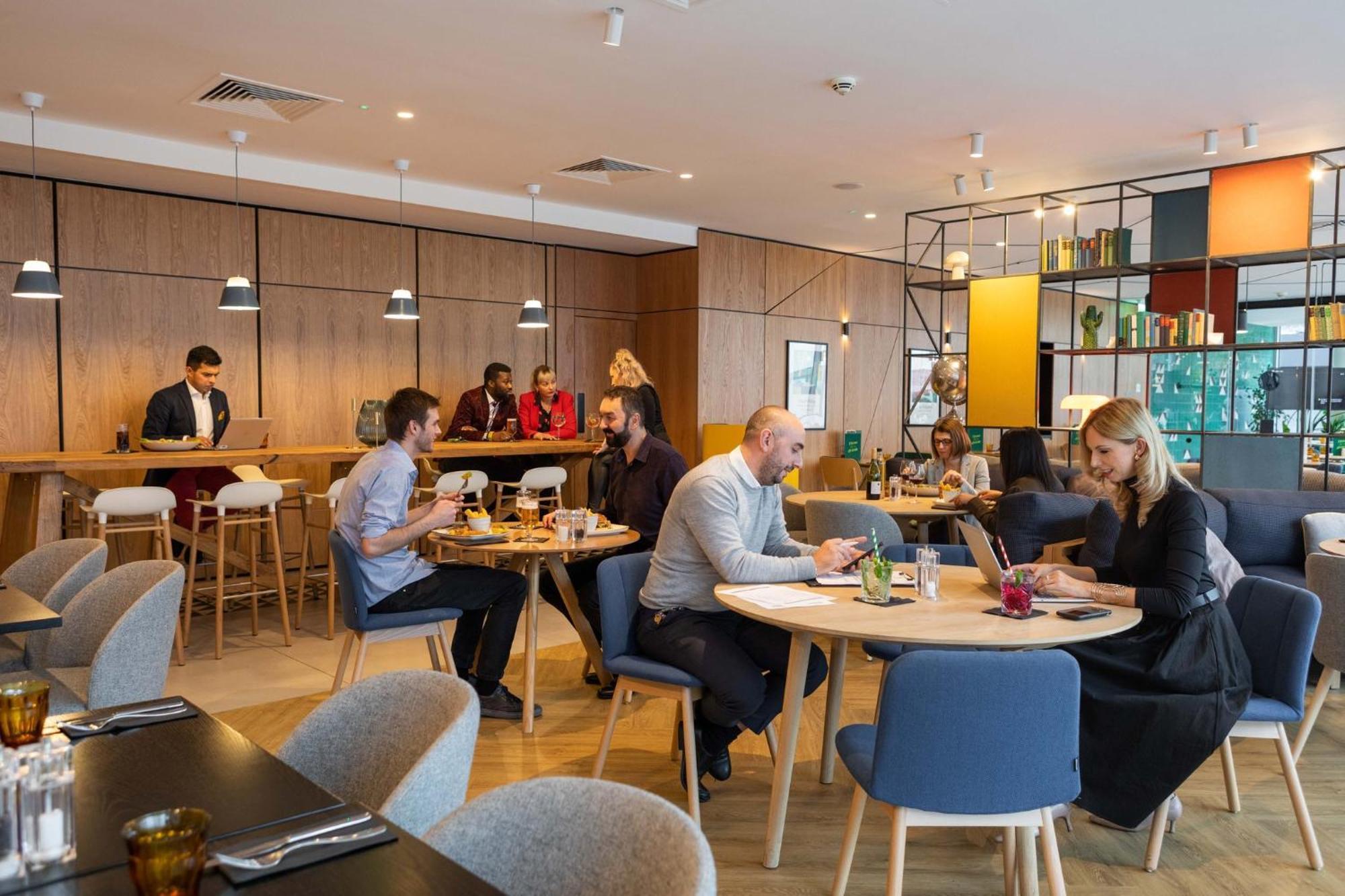 Holiday Inn London - Whitechapel By Ihg Exterior foto